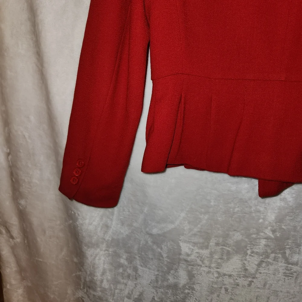 Christian Dior Red Fitted Wool Blazer with Tailored Silhouette Size 10